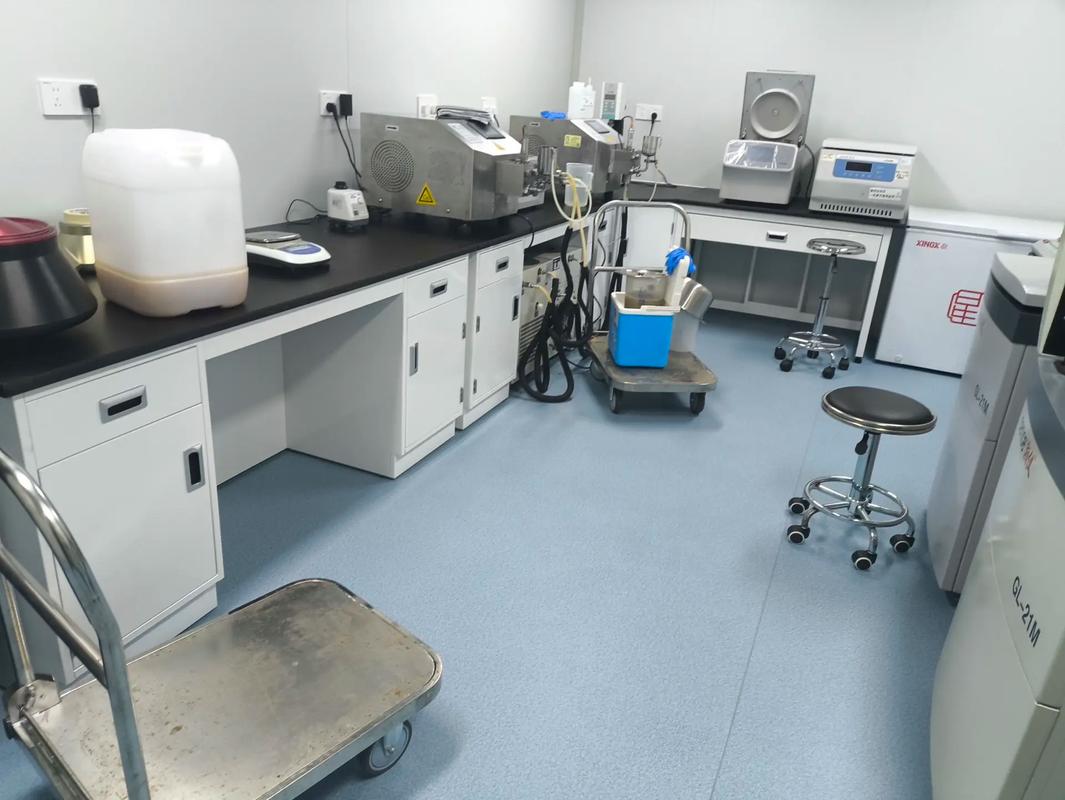 全鋼實(shí)驗(yàn)臺(tái)選購(gòu)指南 材質(zhì)、廠家與專(zhuān)業(yè)檢測(cè)服務(wù)全解析